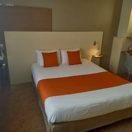 Hotel Campanile Centre - Gare Épinal