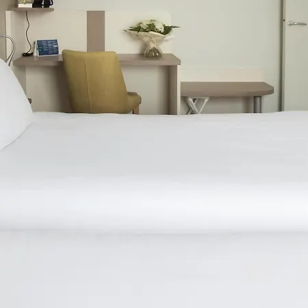 Campanile Centre - Gare 에피날