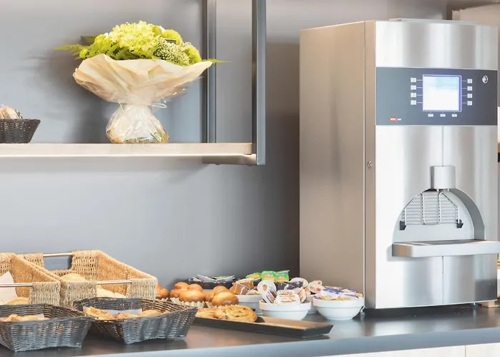 Campanile Centre - Gare 에피날