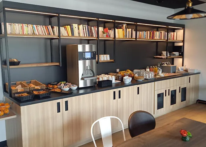 Campanile Centre - Gare 에피날