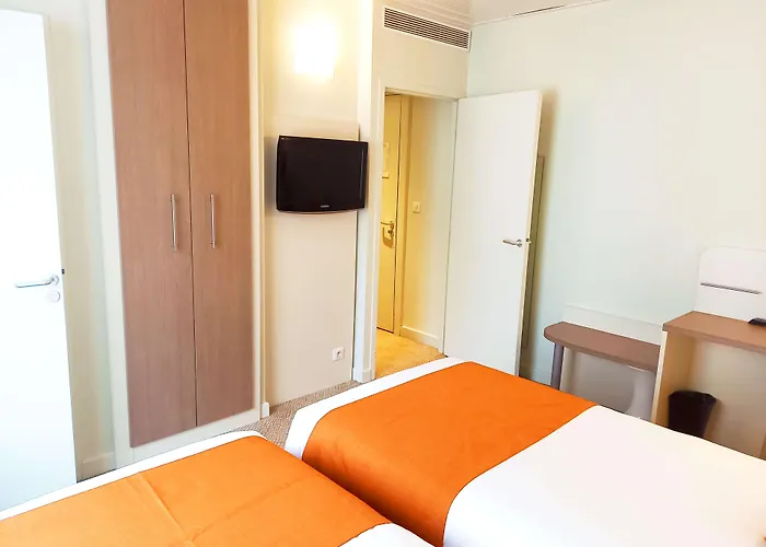 호텔 Campanile Centre - Gare 3*