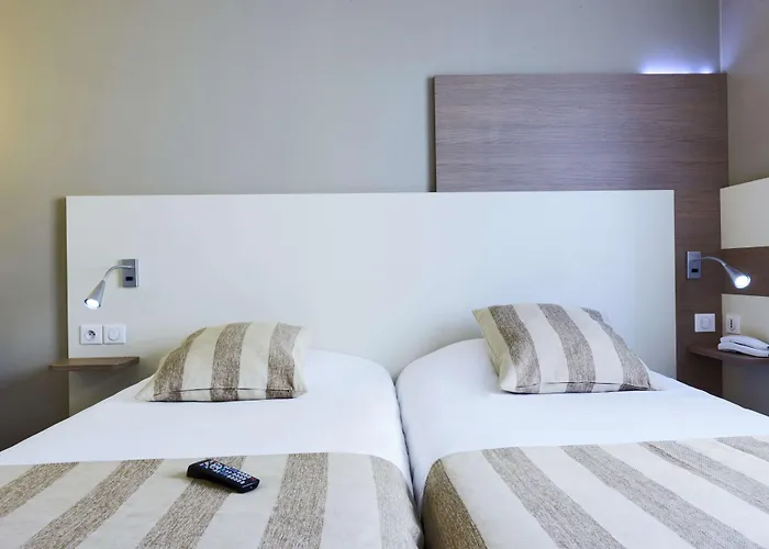 Campanile Centre - Gare 호텔 에피날