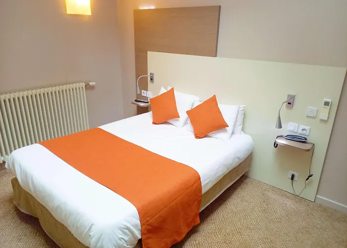 호텔 Campanile Centre - Gare 에피날