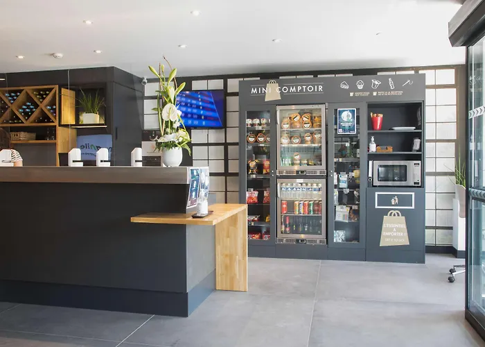 Campanile Centre - Gare 3* 에피날