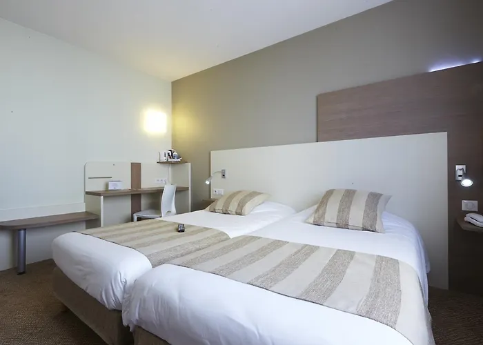 Campanile Centre - Gare 호텔 에피날