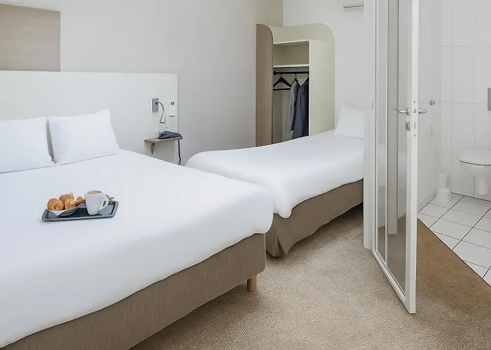 Hotel Campanile Centre - Gare Épinal